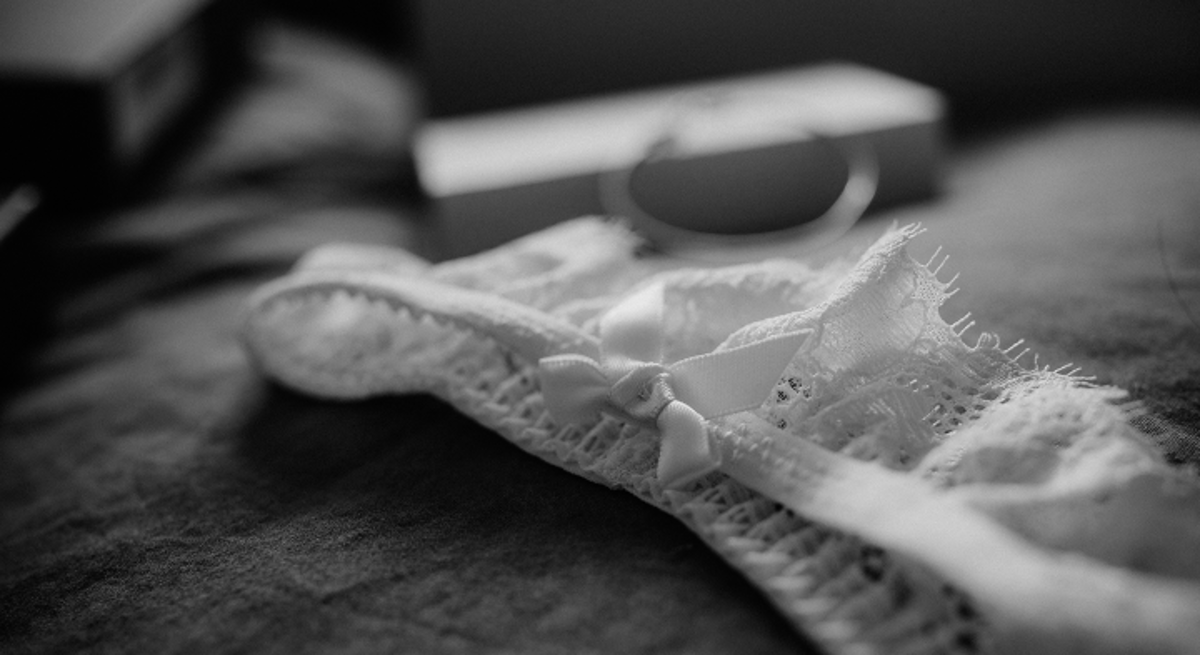 Erotisk novelle sexy undertøy med blonder i pakke