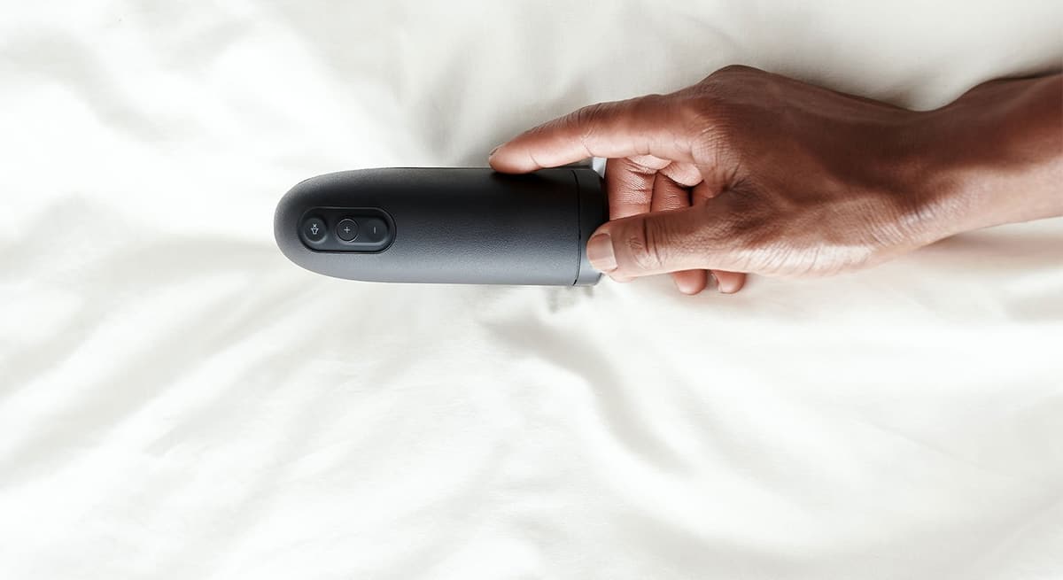 masturbator Arcwave Ion med mann i sengen