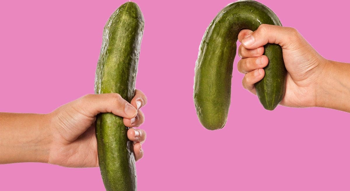 en hard og en slapp agurk for å illustere en slapp og stiv penis